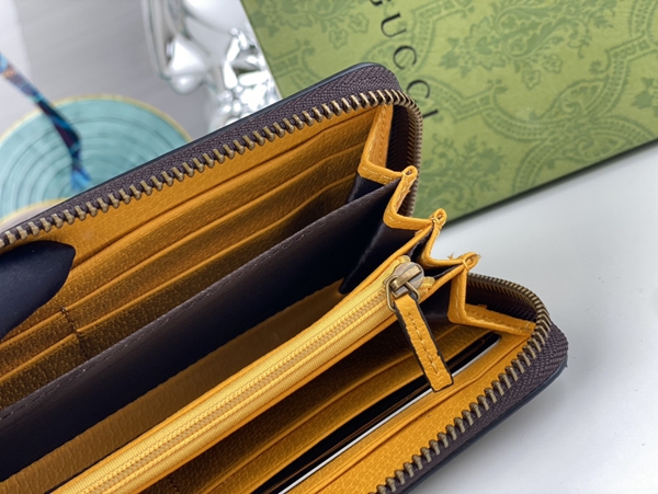 グッチ財布コピー着用イメージ